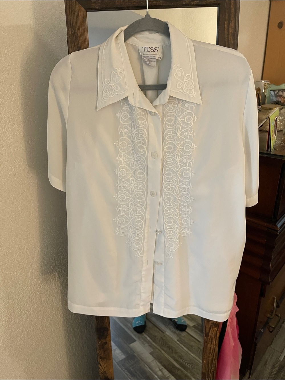 Tess White Embroidered Short Sleeve Button-Down Shirt
